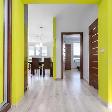 Kosciuszki & Gym By Renters 科沃布热格