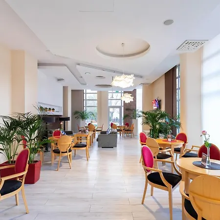 Kosciuszki & Gym By Renters * 코워브제크