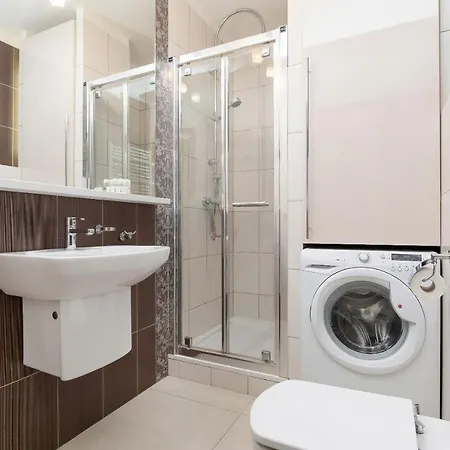 Kosciuszki Close To The By Renters *